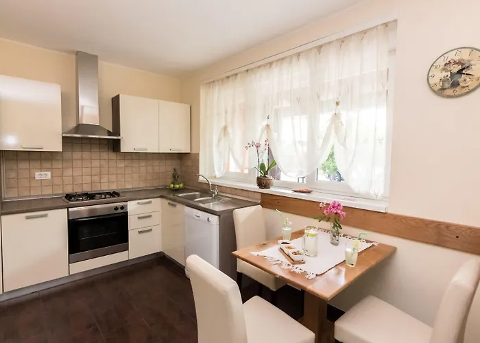 Garden House 3*