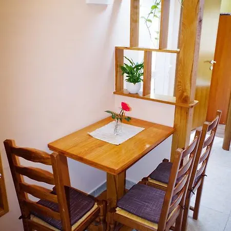 Garden House 3*