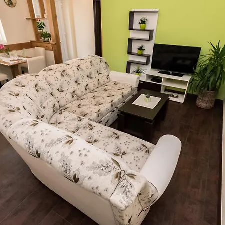 Garden House 3* 마툴지