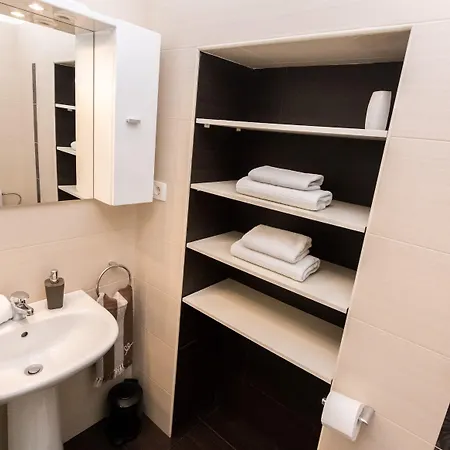 Garden House 3* 마툴지